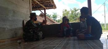 Bersama Ibu Dan Anak, Satgas TMMD Bojonegoro Berikan Edukasi Kesehatan